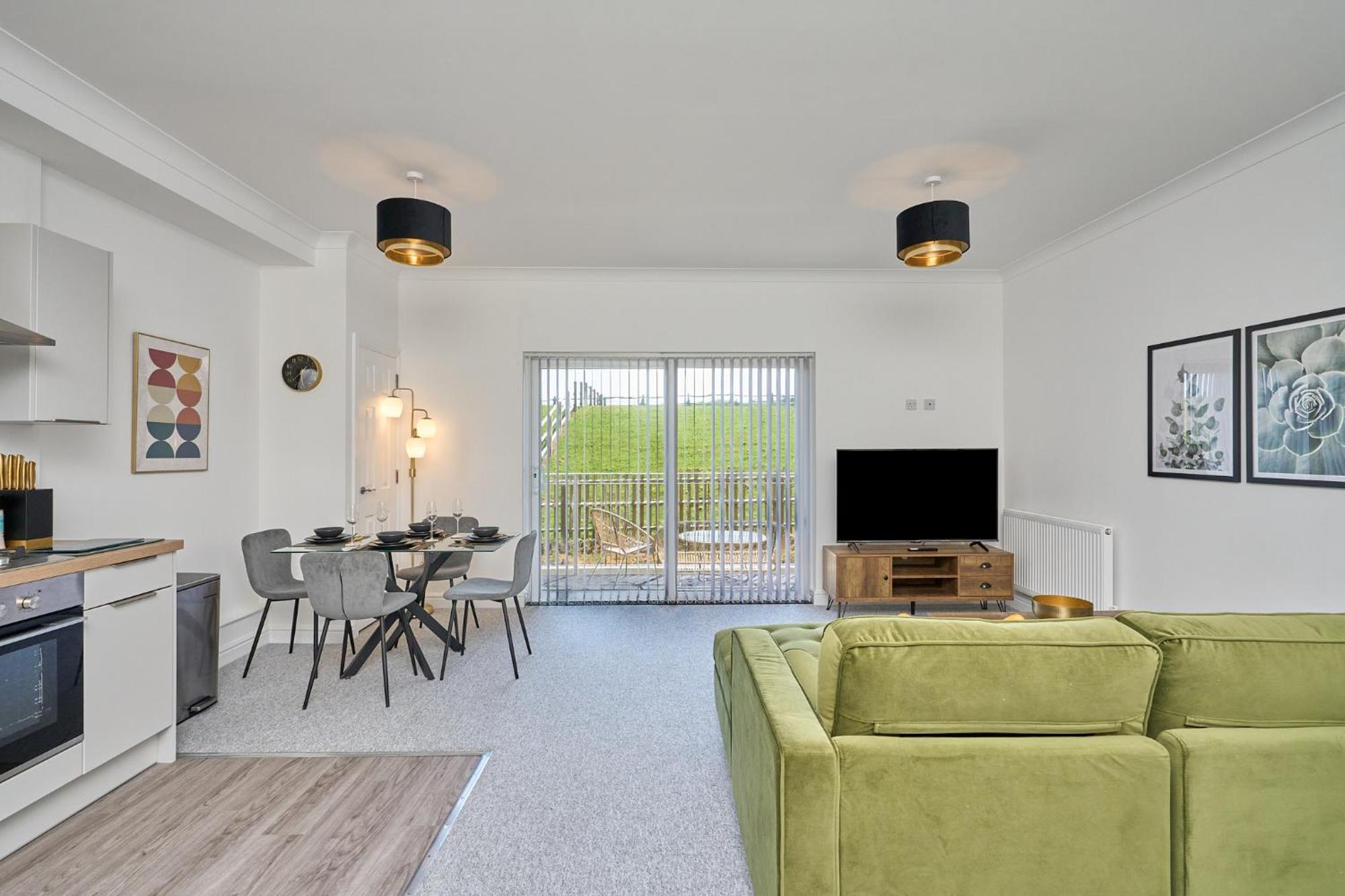 Spacious 1 Bed Apt - Stunning Views & Private Parking - 5 Mins To Beach - Dog Friendly - Close To Ventnor, Shanklin & Sandown - Ideal For Friends, Families & Business Travellers - Sleeps Up To 4 Guests - Managed By "Greenstay Serviced Accommodation" Bonchurch Kültér fotó