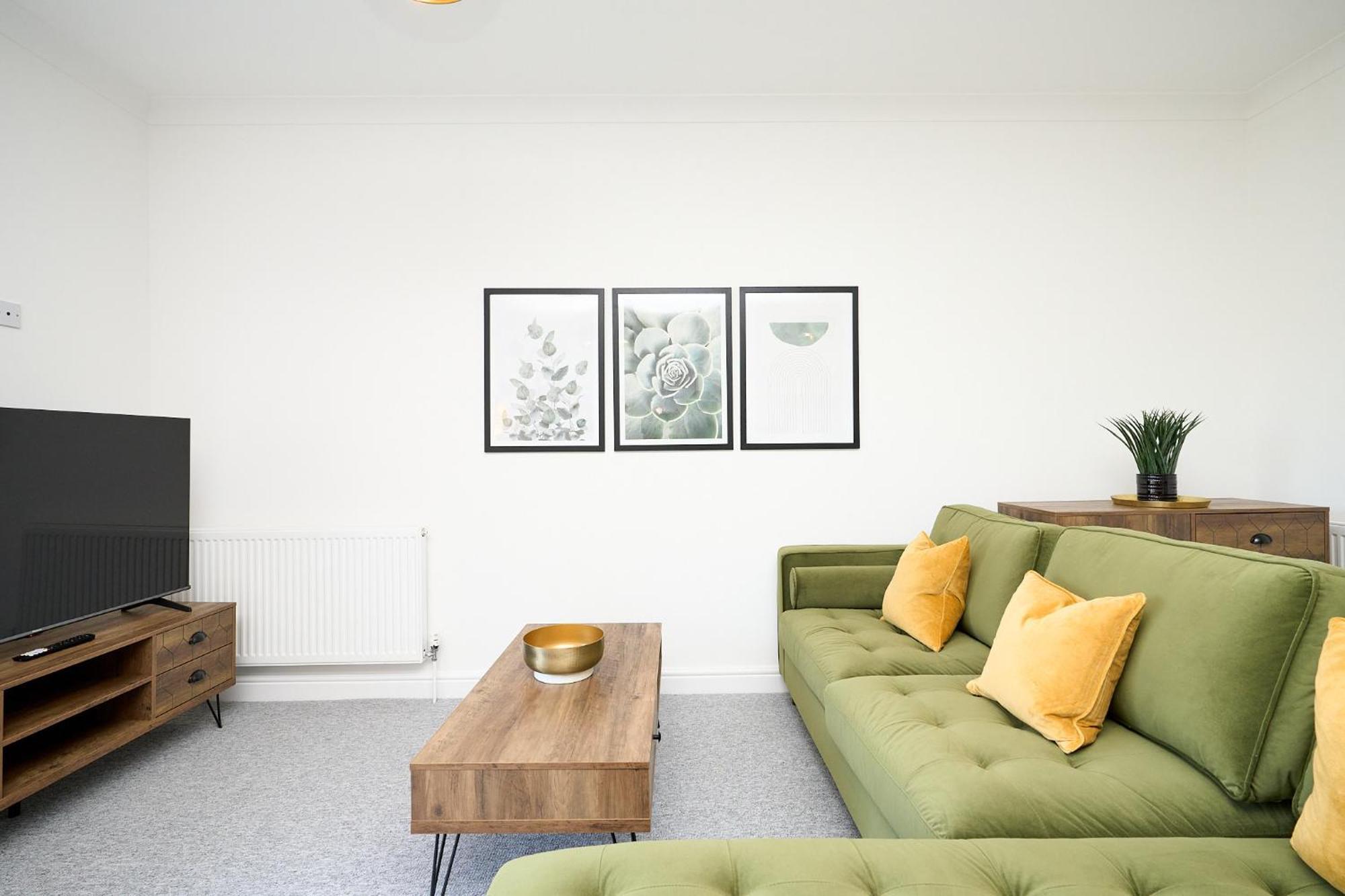 Spacious 1 Bed Apt - Stunning Views & Private Parking - 5 Mins To Beach - Dog Friendly - Close To Ventnor, Shanklin & Sandown - Ideal For Friends, Families & Business Travellers - Sleeps Up To 4 Guests - Managed By "Greenstay Serviced Accommodation" Bonchurch Kültér fotó